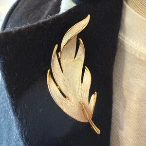 Vintage Gold Leaf Brooch